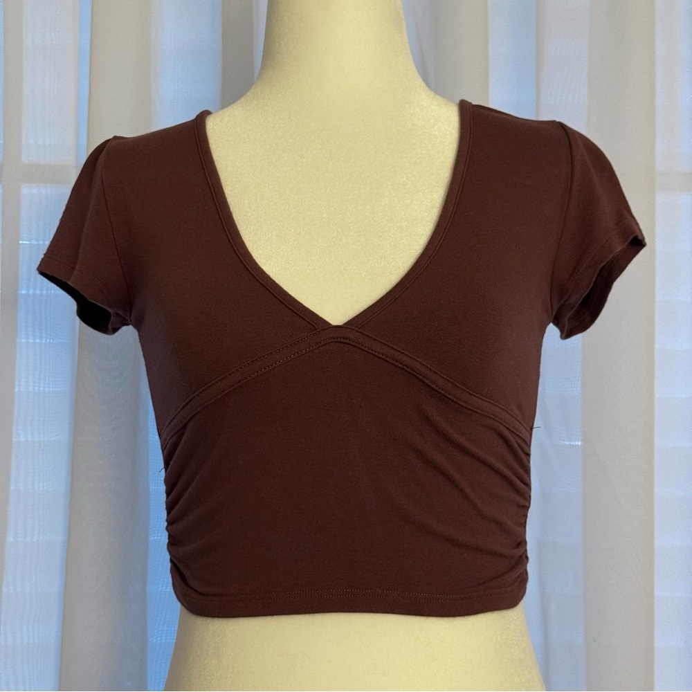 GARAGE Women's Brown V-Neck Crop Top